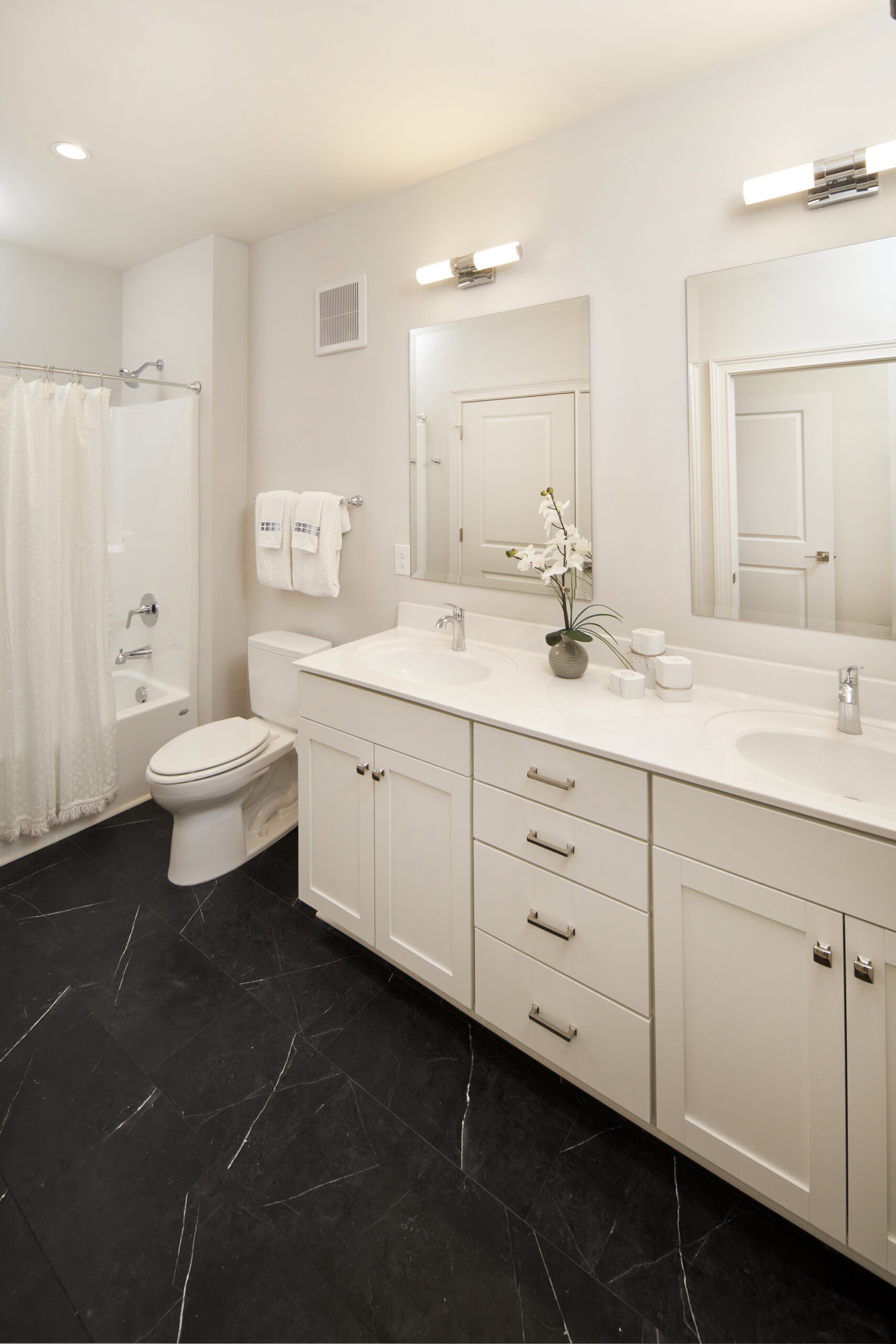 bathroom apartments Aiken